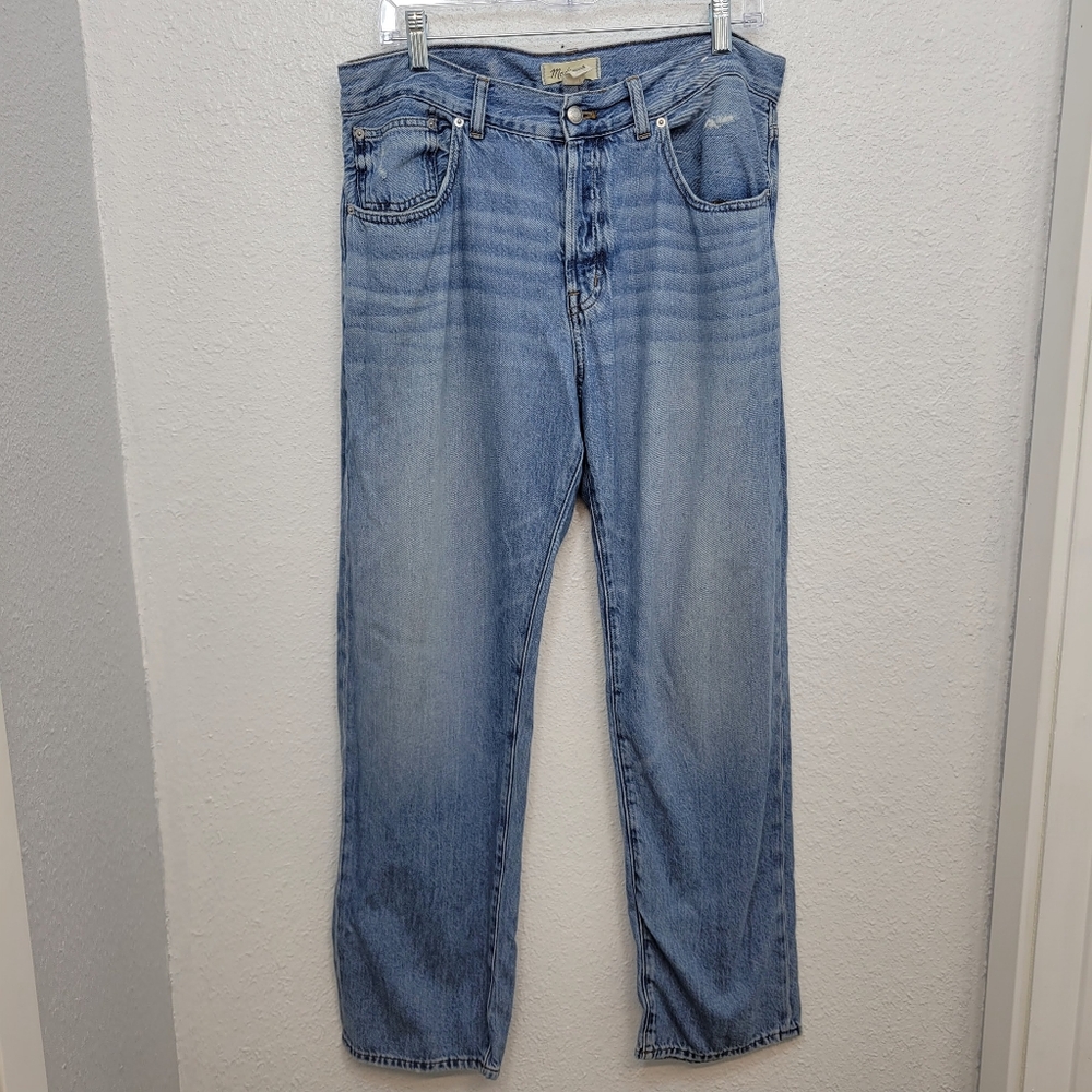 Madewell The Dean Easy Straight Jean in Northridge Wash: Airy Denim Edition - Picture 5 of 14